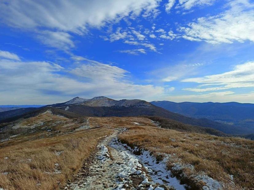 ウストシキ・ドルネBieszczady Apartament "Cicha Woda"アパートメント エクステリア 写真